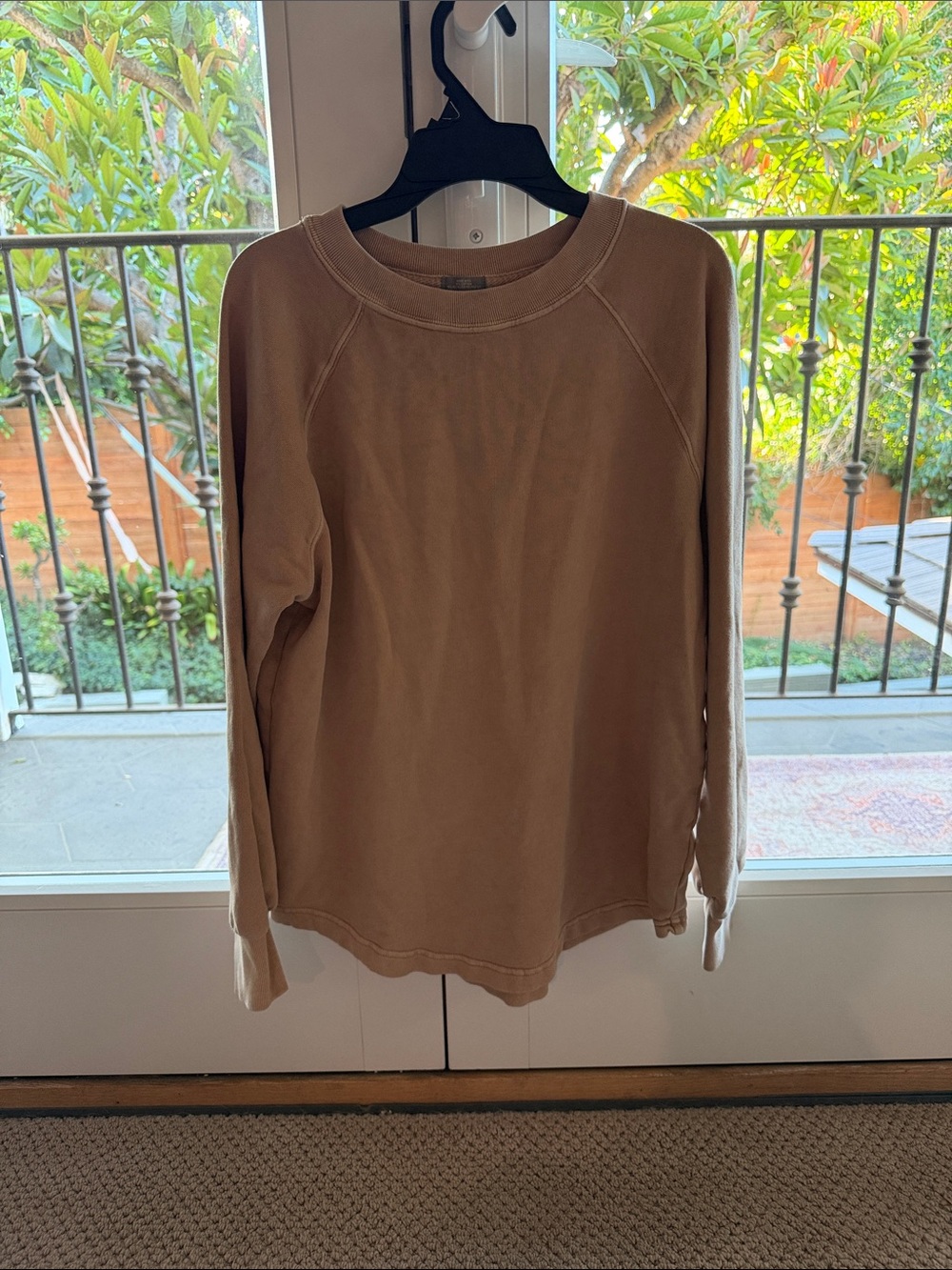 GAP Women's Crewneck Sweater in Light Brown
